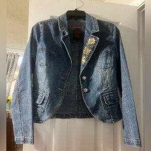 Denim jacket for my vintage girlies💁🏼‍♀️